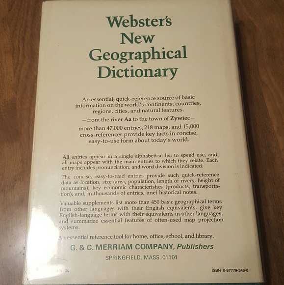1977 WEBSTER'S NEW GEOGRAPHICAL DICTIONARY EUC - Picture 3 of 12